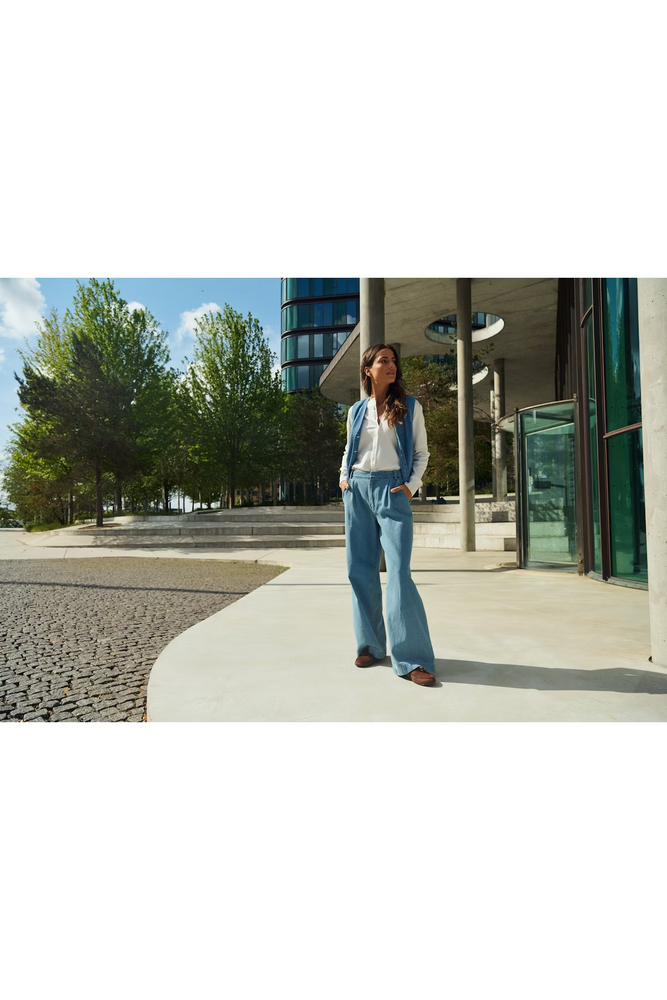 
                  
                    JACLYNSZ  Smoke Blue  Casual Trousers
                  
                