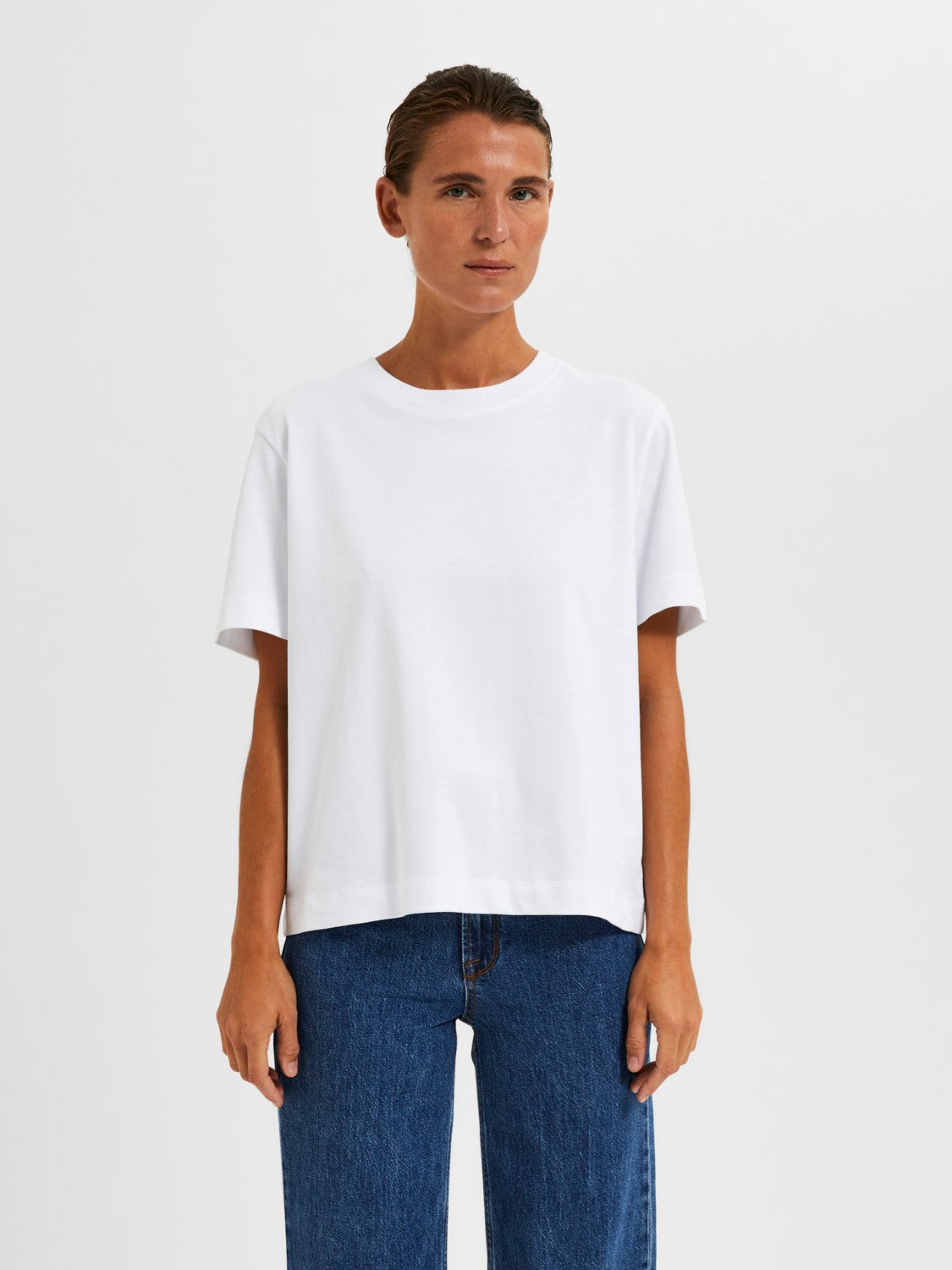 
                  
                    SLFESSENTIAL Hellweißes, kastenförmiges T-Shirt
                  
                