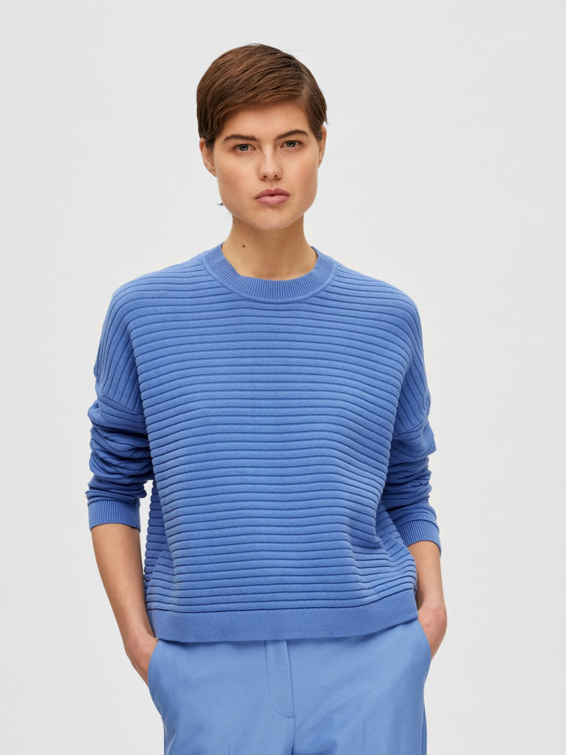 
                  
                    SLFLAURINA Ultramarinblauer Strickpullover mit O-Ausschnitt
                  
                
