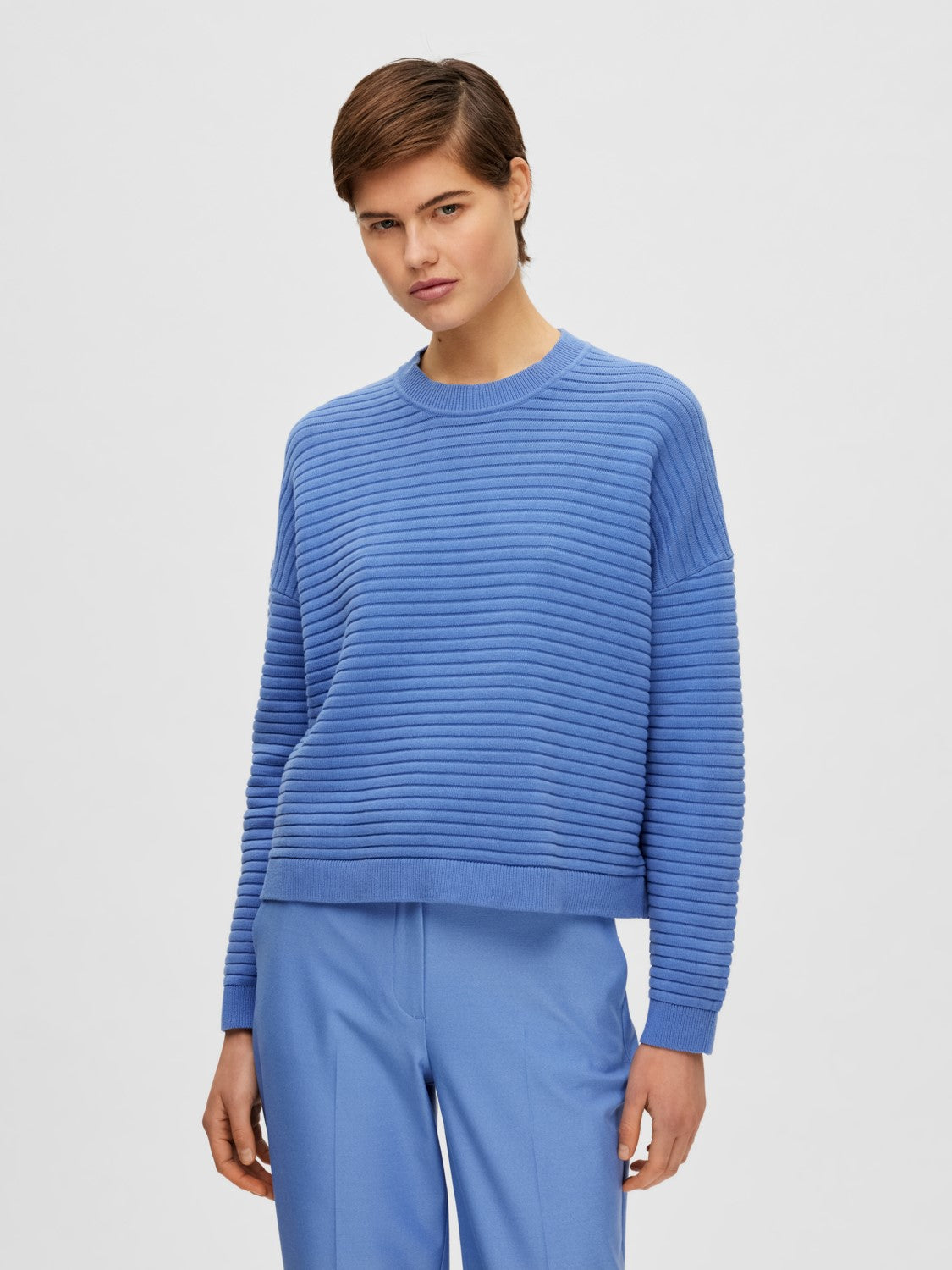 
                  
                    SLFLAURINA Ultramarinblauer Strickpullover mit O-Ausschnitt
                  
                