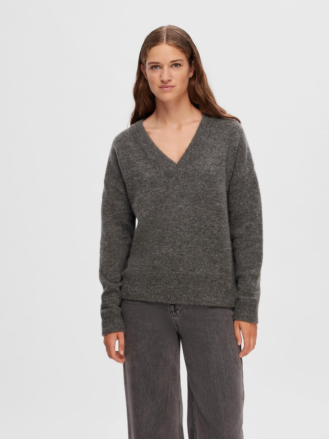 
                  
                    SLFMALINE Medium Grey Melange Knit V-Neck Jumper
                  
                