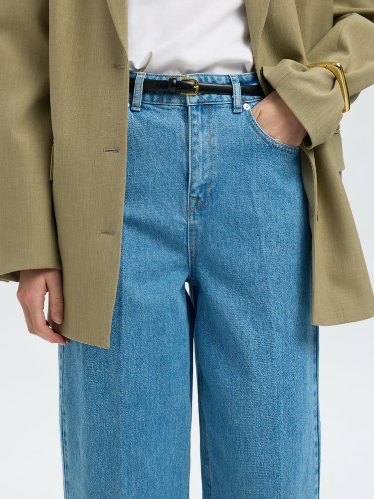 
                  
                    SLFBARREL LIVA-KORI Hellblaue Jeans
                  
                