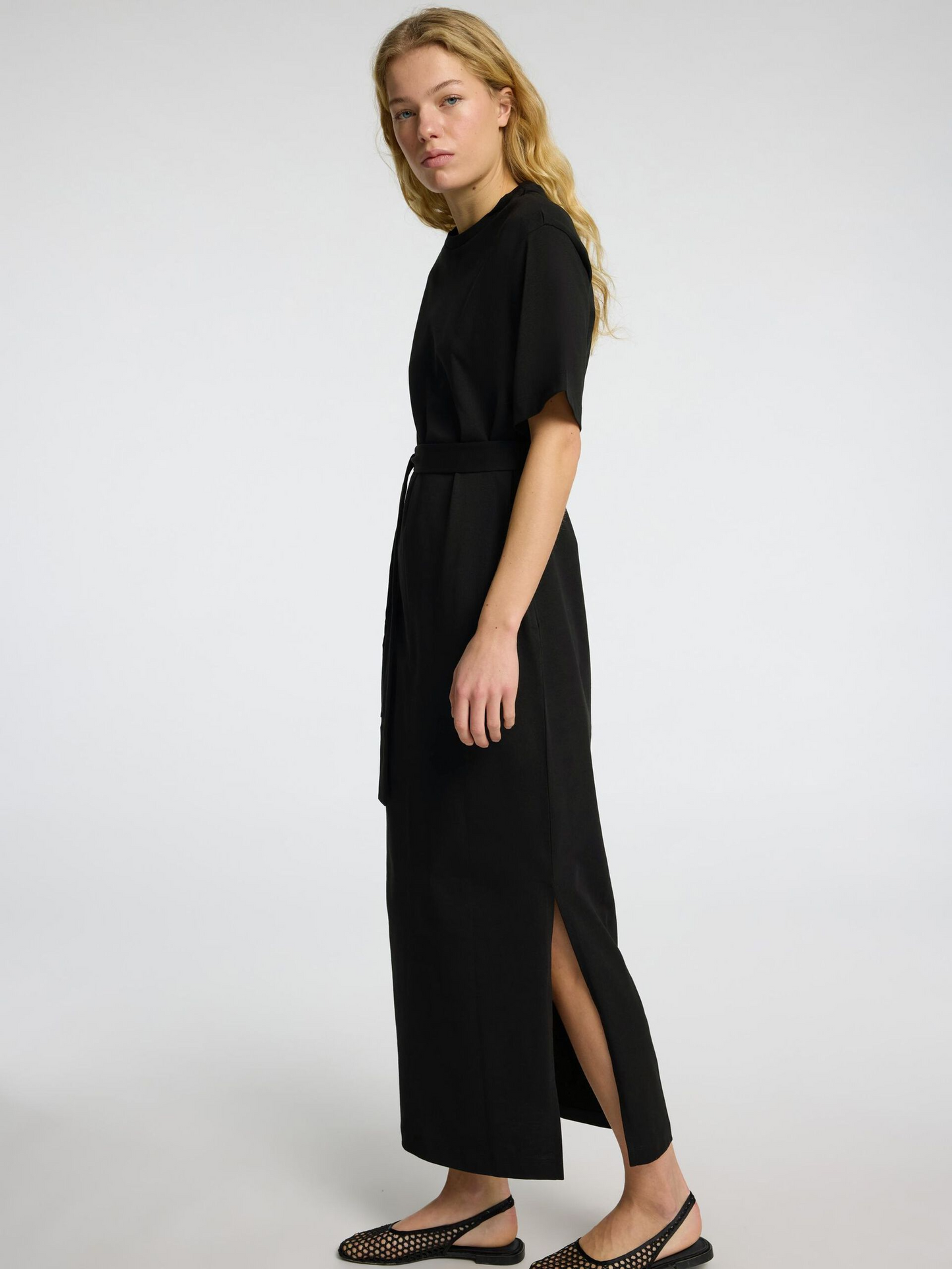 
                  
                    SLFESSENTIAL Schwarzes Knöchelkleid mit Tasche
                  
                