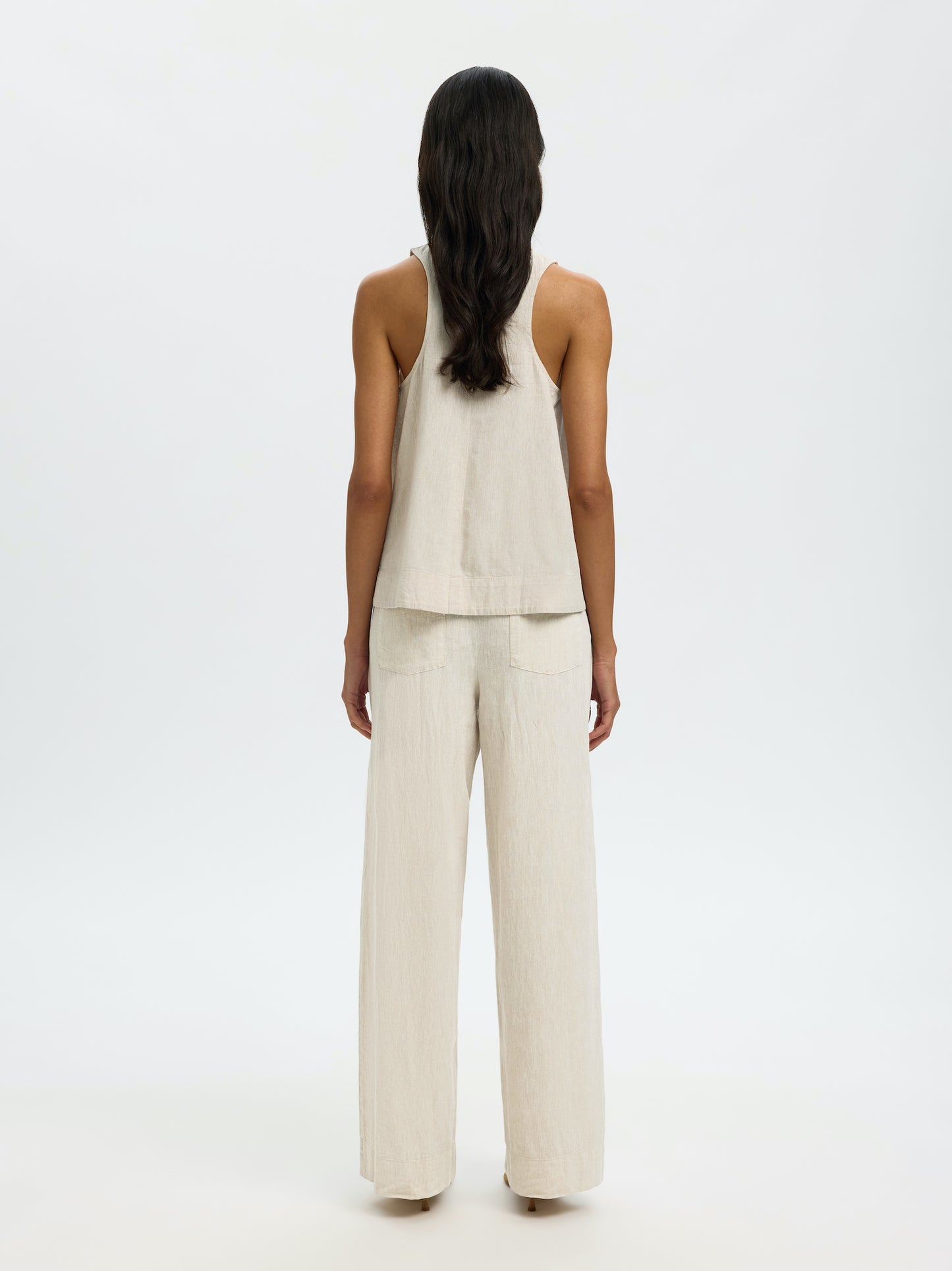 
                  
                    SLFLUISA Sandshell Sleeveless Linen Tank Top
                  
                