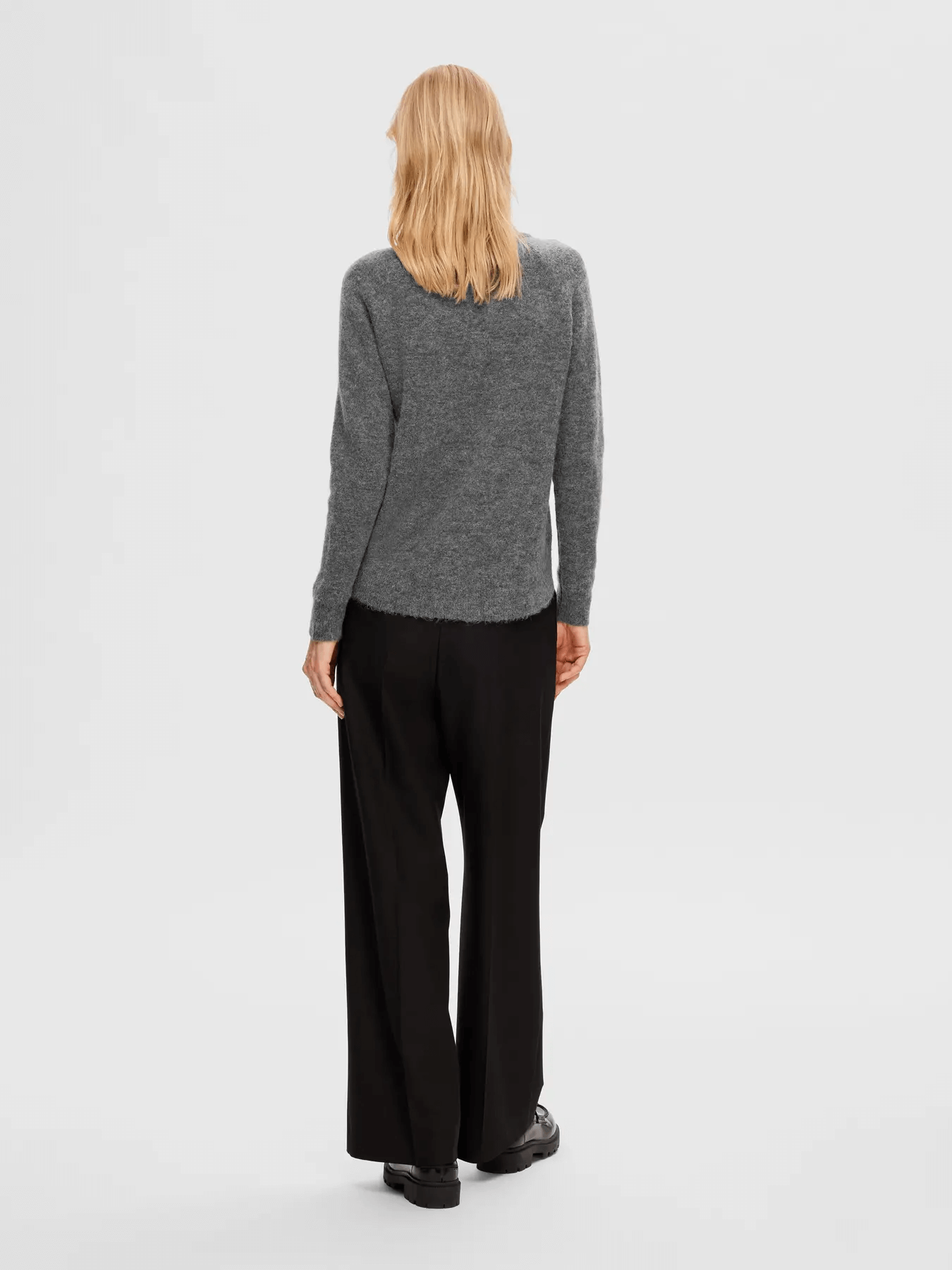 
                  
                    SLFLULU Mittelgrauer Melange-Strickpullover mit Rundhalsausschnitt
                  
                