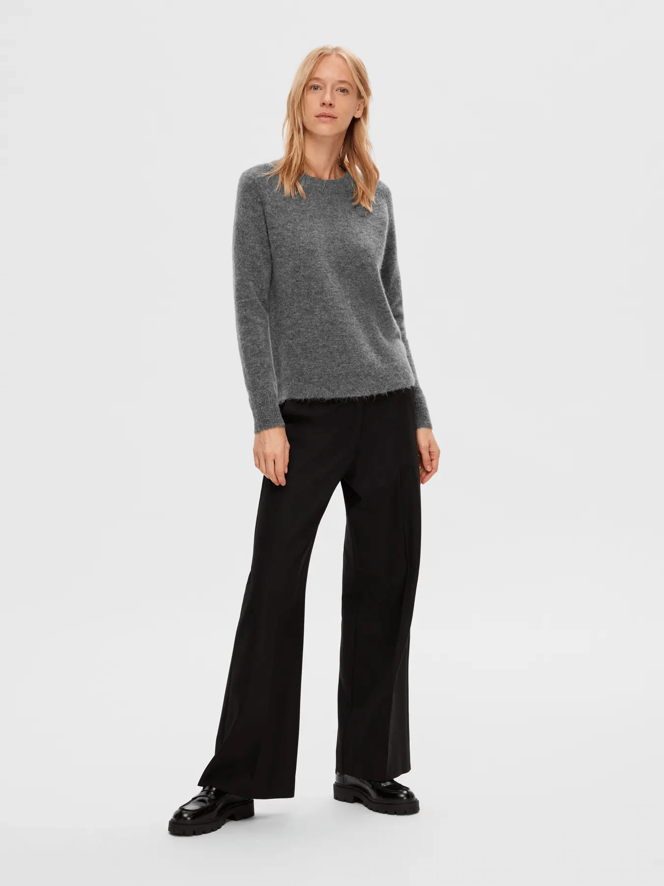 
                  
                    SLFLULU Mittelgrauer Melange-Strickpullover mit Rundhalsausschnitt
                  
                