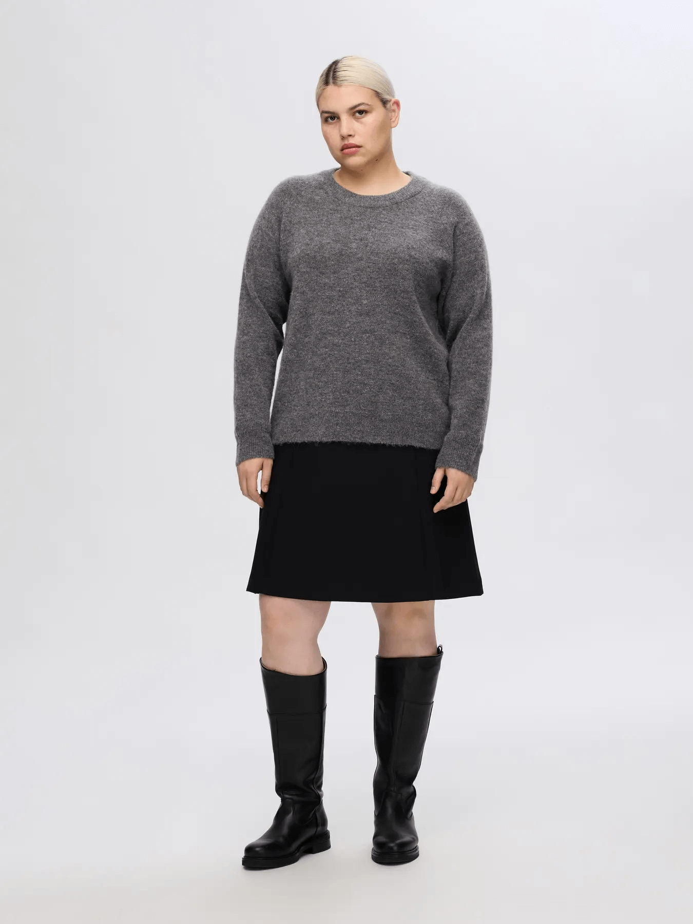 
                  
                    SLFLULU Mittelgrauer Melange-Strickpullover mit Rundhalsausschnitt
                  
                