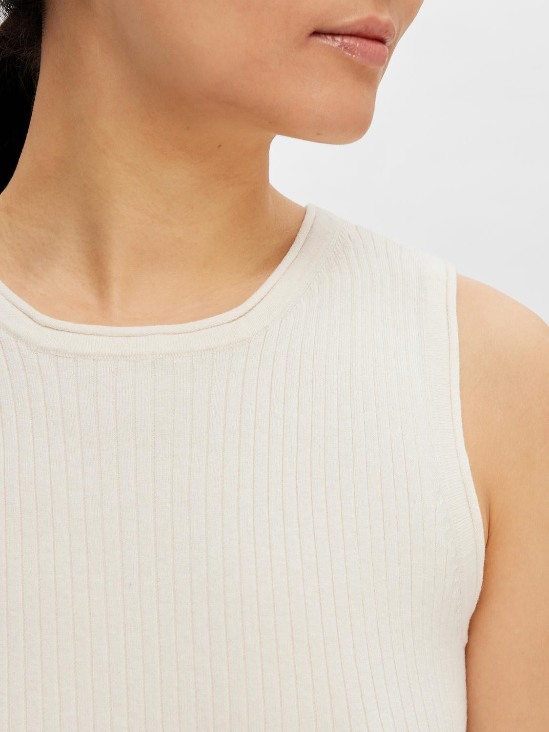 
                  
                    SLFLYDIA Birch Melange O-Neck Knit Tank Top
                  
                