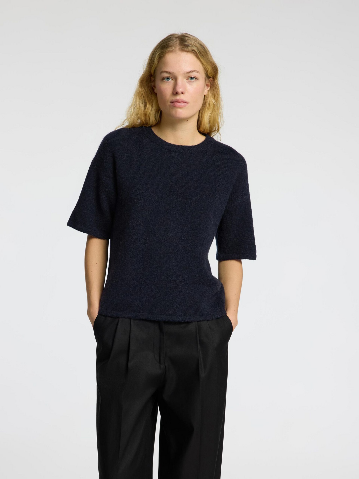 
                  
                    SLFMALINE-LILIANA Dunkelsaphir Melange 2/4 Strick O-Ausschnitt T-Shirt
                  
                