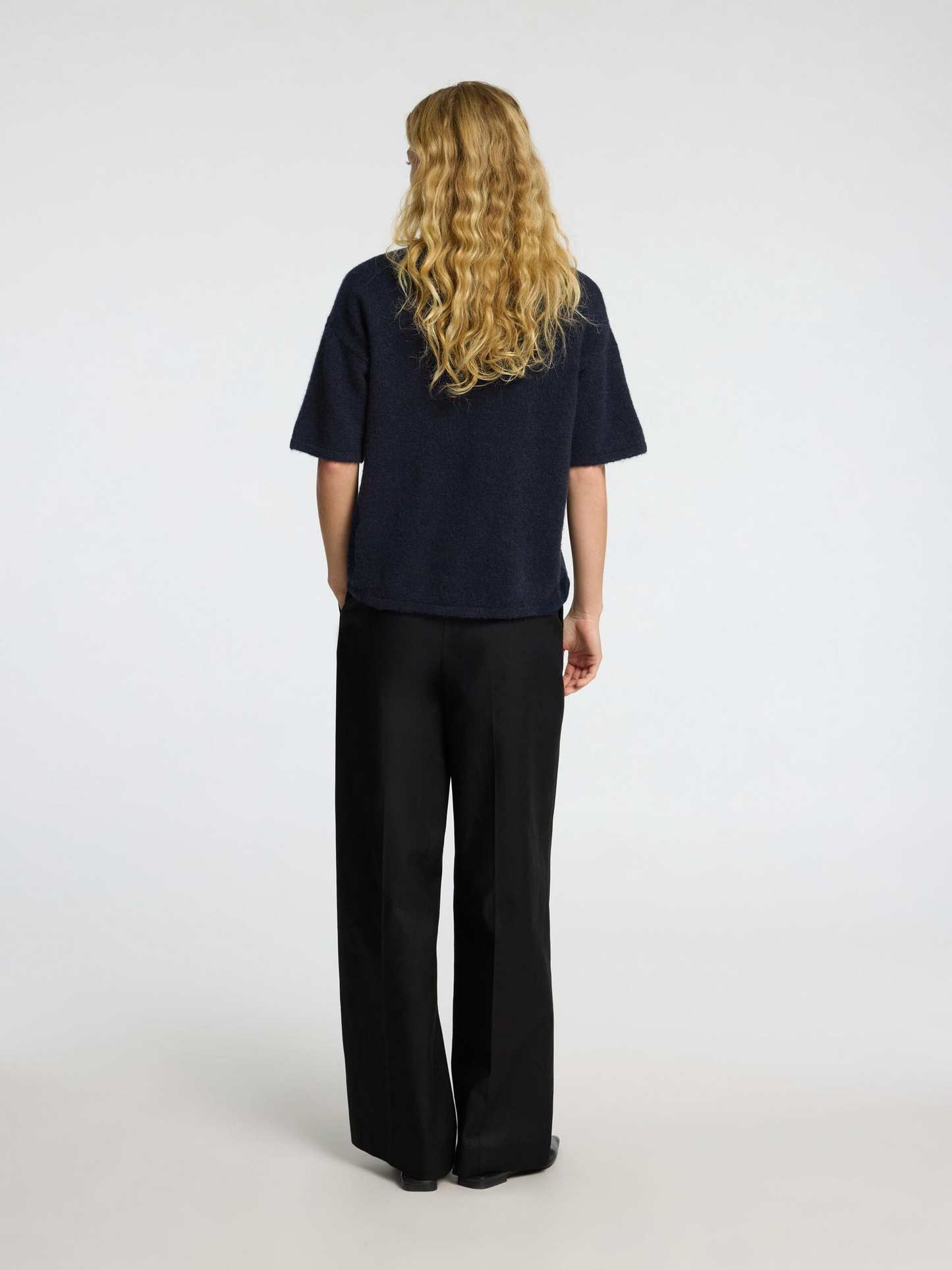 
                  
                    SLFMALINE-LILIANA Dunkelsaphir Melange 2/4 Strick O-Ausschnitt T-Shirt
                  
                