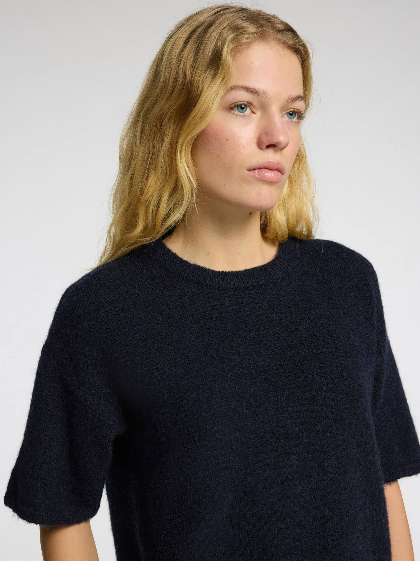 
                  
                    SLFMALINE-LILIANA Dunkelsaphir Melange 2/4 Strick O-Ausschnitt T-Shirt
                  
                