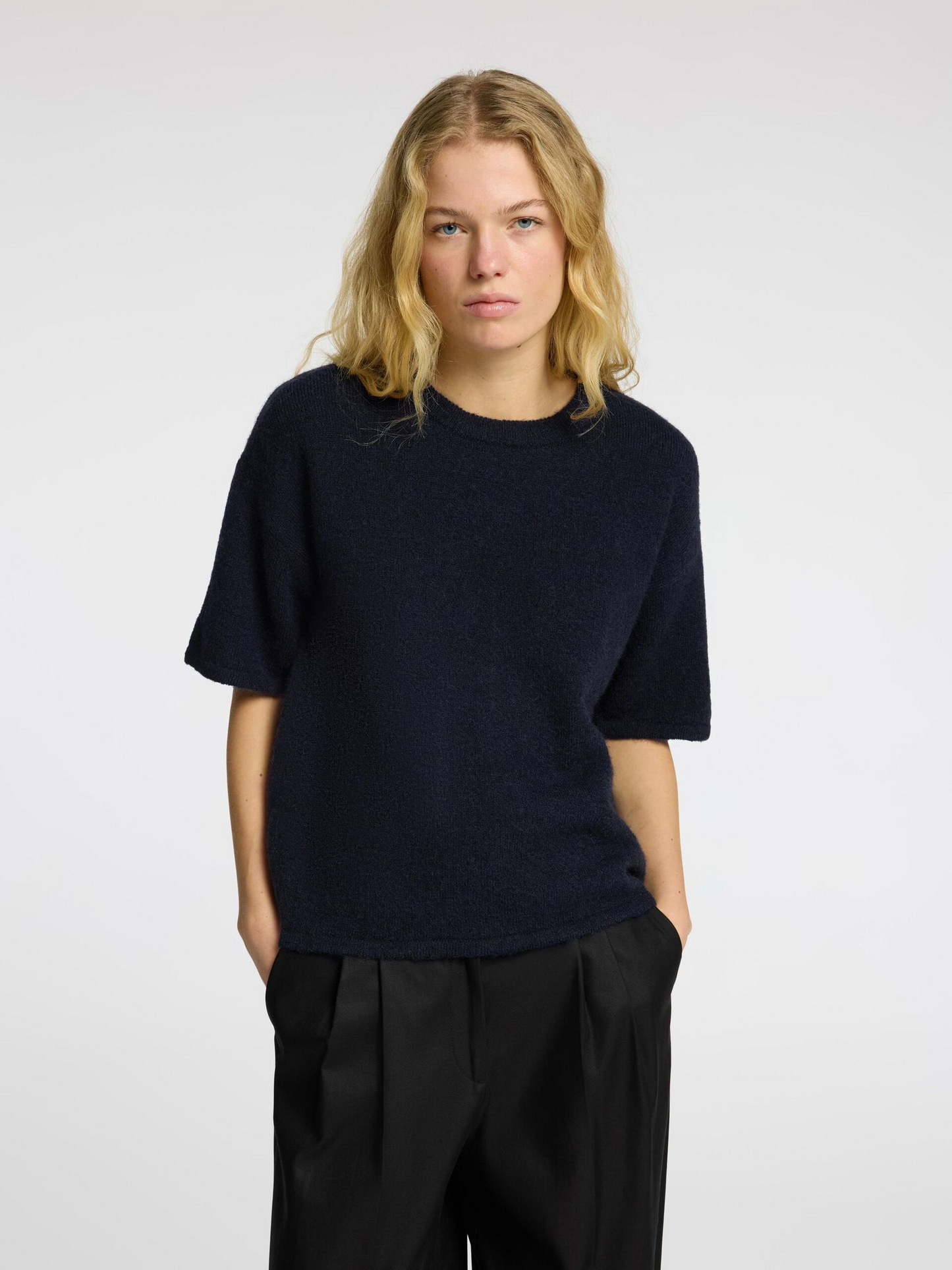 
                  
                    SLFMALINE-LILIANA Dunkelsaphir Melange 2/4 Strick O-Ausschnitt T-Shirt
                  
                