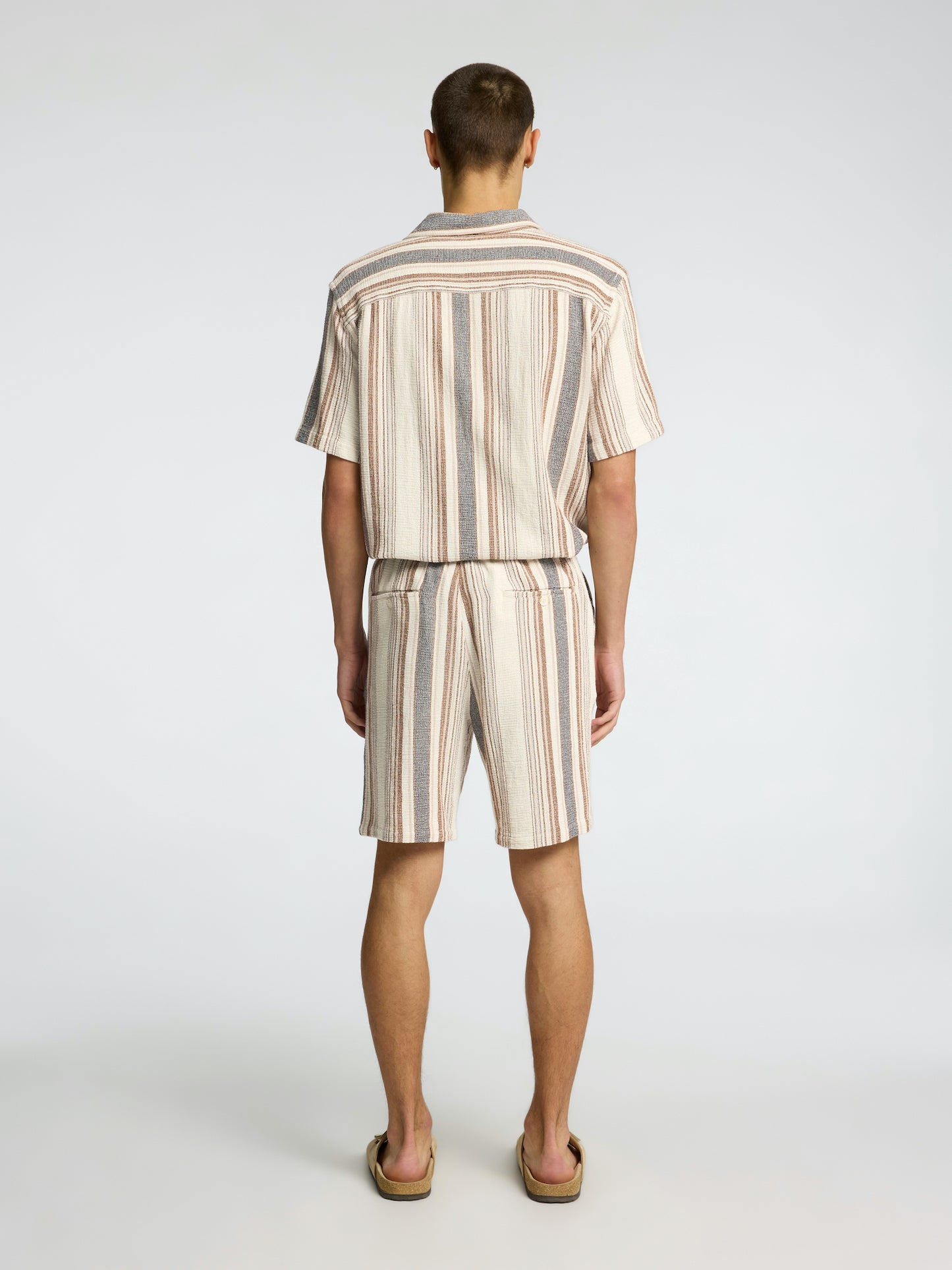 
                  
                    SLHREGSAL  Egret  Multi Stripes Shorts
                  
                