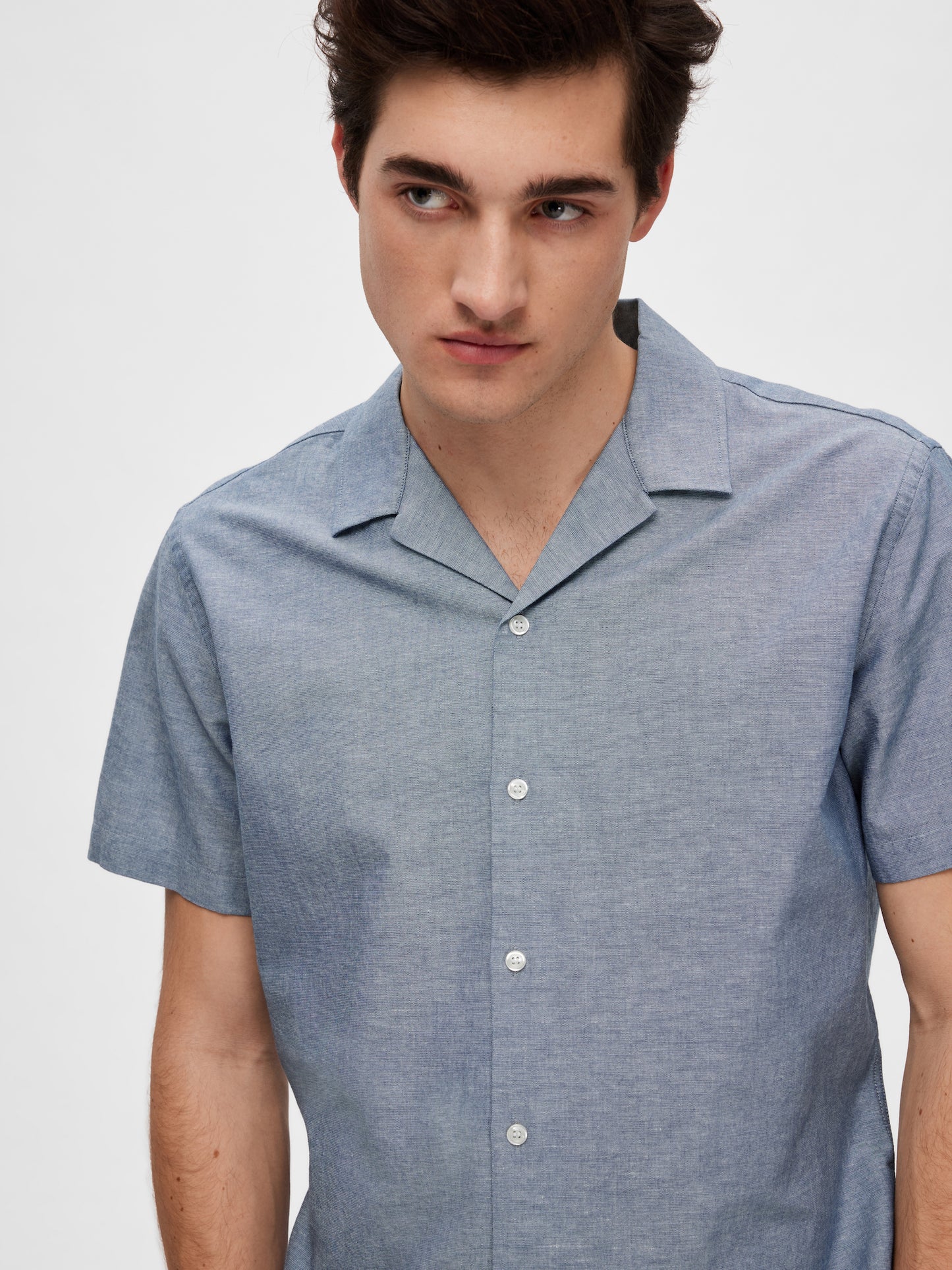 
                  
                    SLHREGSUN Resort-Hemd aus mittelblauem Denim
                  
                