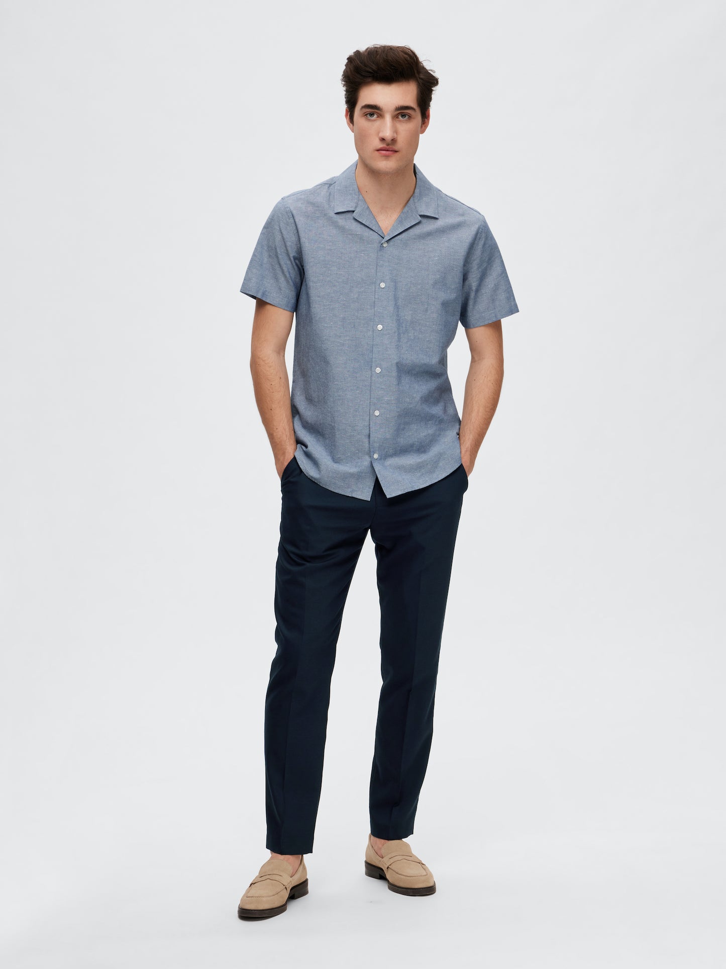 
                  
                    SLHREGSUN Resort-Hemd aus mittelblauem Denim
                  
                