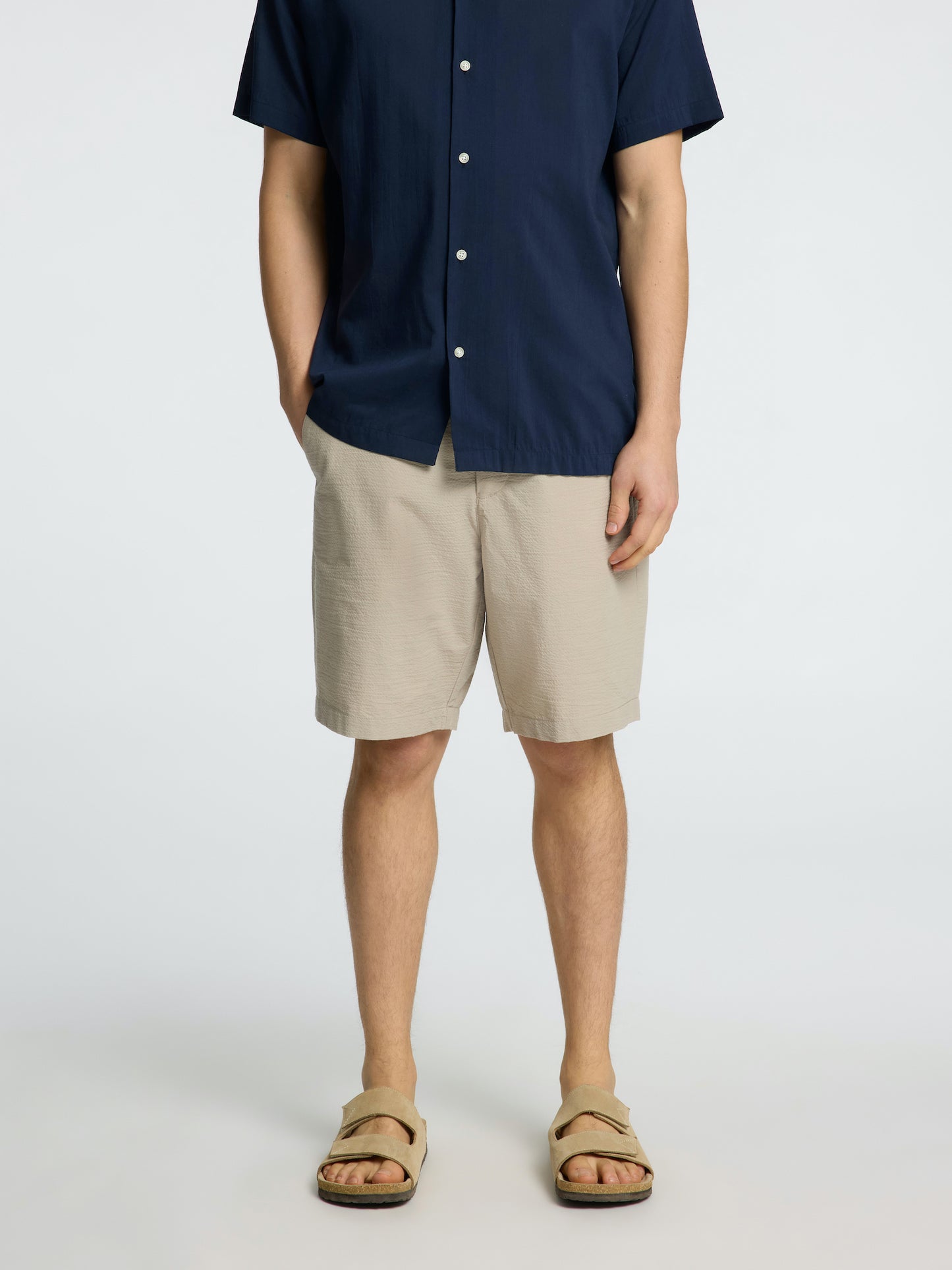 
                  
                    SLHREGULAR-KARL  Pure Cashmere  Seersucker Shorts
                  
                