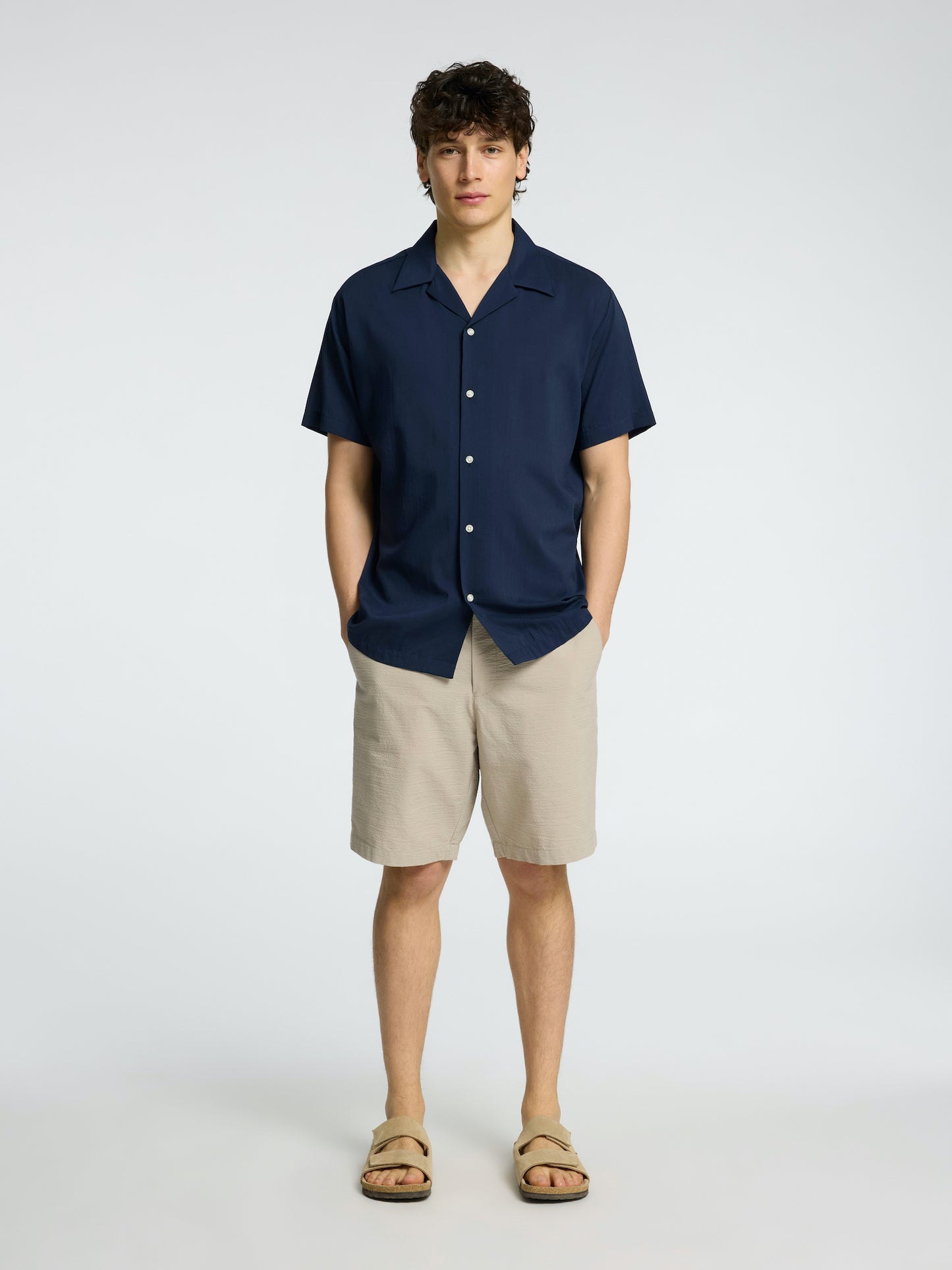 
                  
                    SLHREGULAR-KARL  Pure Cashmere  Seersucker Shorts
                  
                