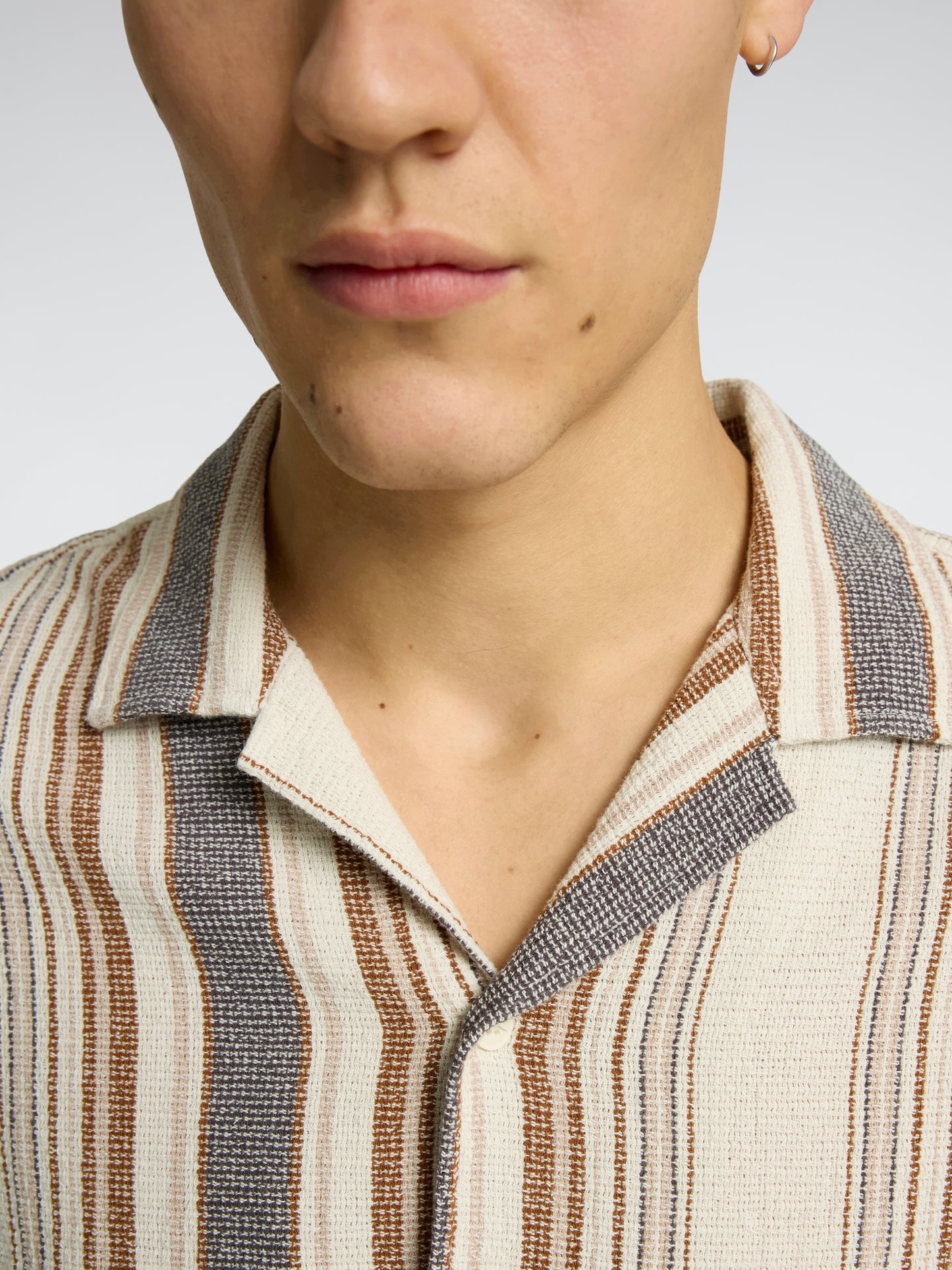 
                  
                    SLHRELAX-SAL  Egret  Short Sleeve Multi Stripes Shirt
                  
                