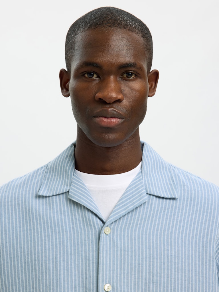 
                  
                    SLHRLXCLAY Dusty Blue White Linen Shirt
                  
                