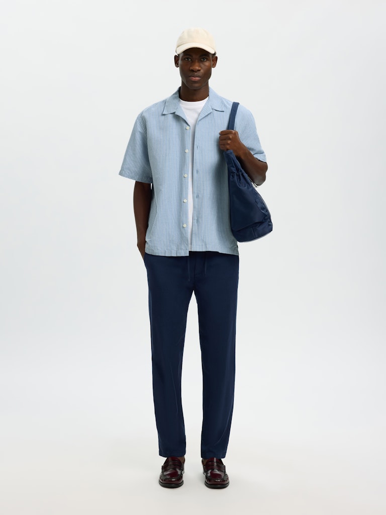 
                  
                    SLHRLXCLAY Dusty Blue White Linen Shirt
                  
                