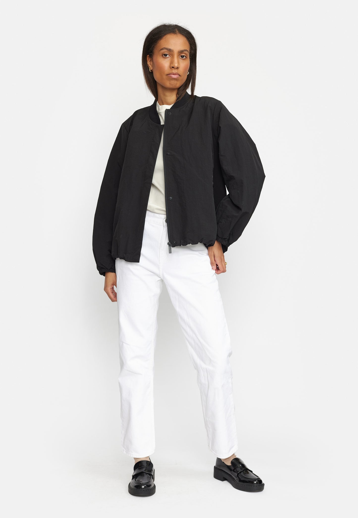 
                  
                    Schwarze Bomberjacke
                  
                