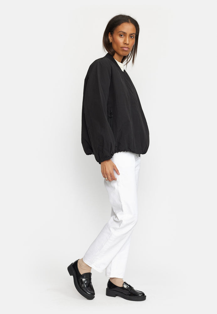 
                  
                    Schwarze Bomberjacke
                  
                