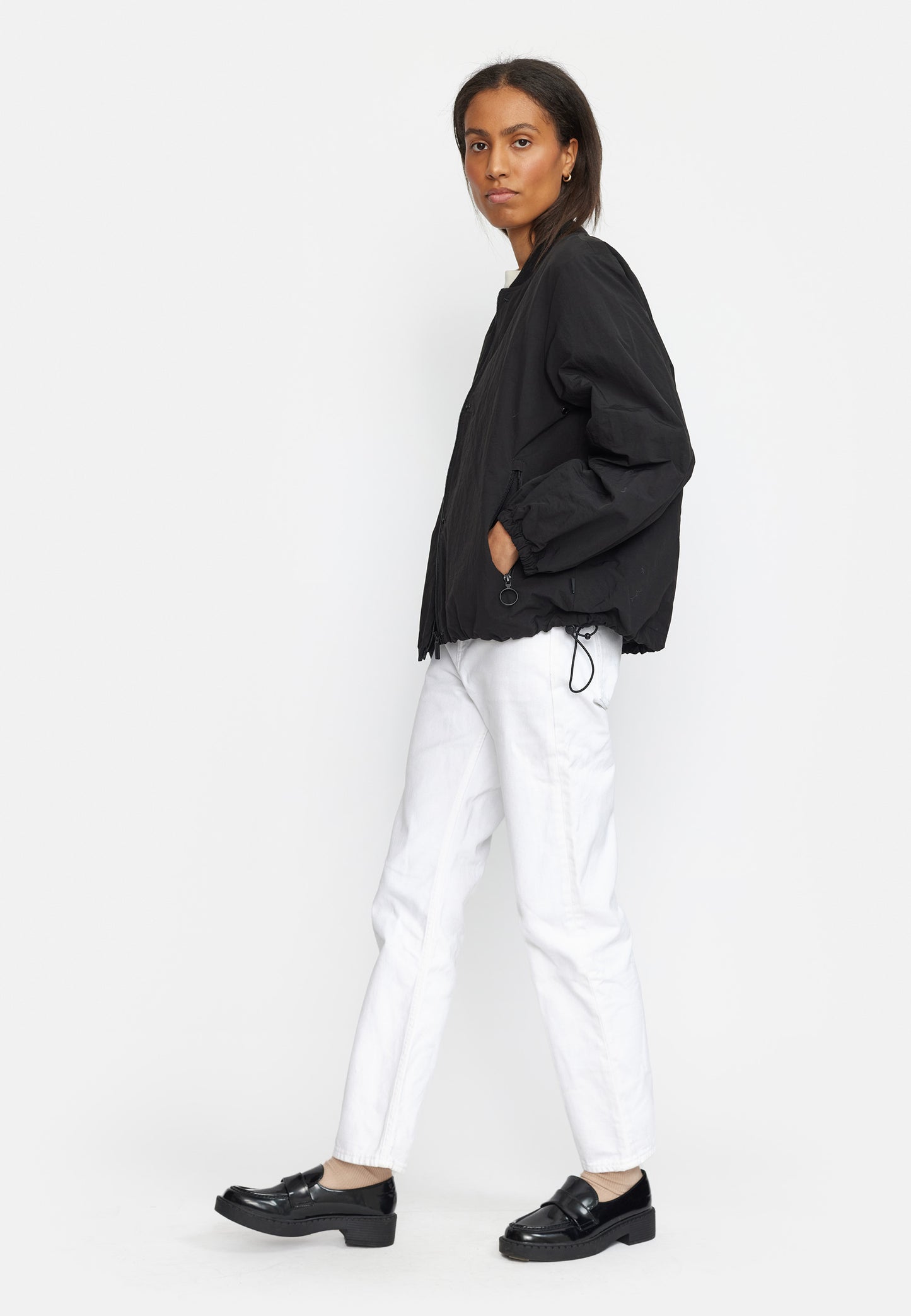 
                  
                    Schwarze Bomberjacke
                  
                