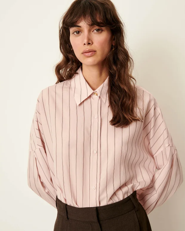 
                  
                    DAZIK Rosee Shirt
                  
                