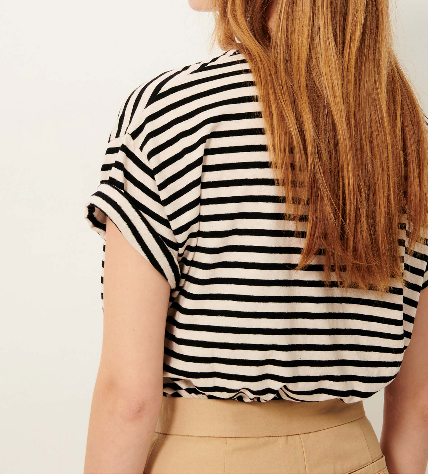 
                  
                    TOOLI Sandblack T-Shirt
                  
                