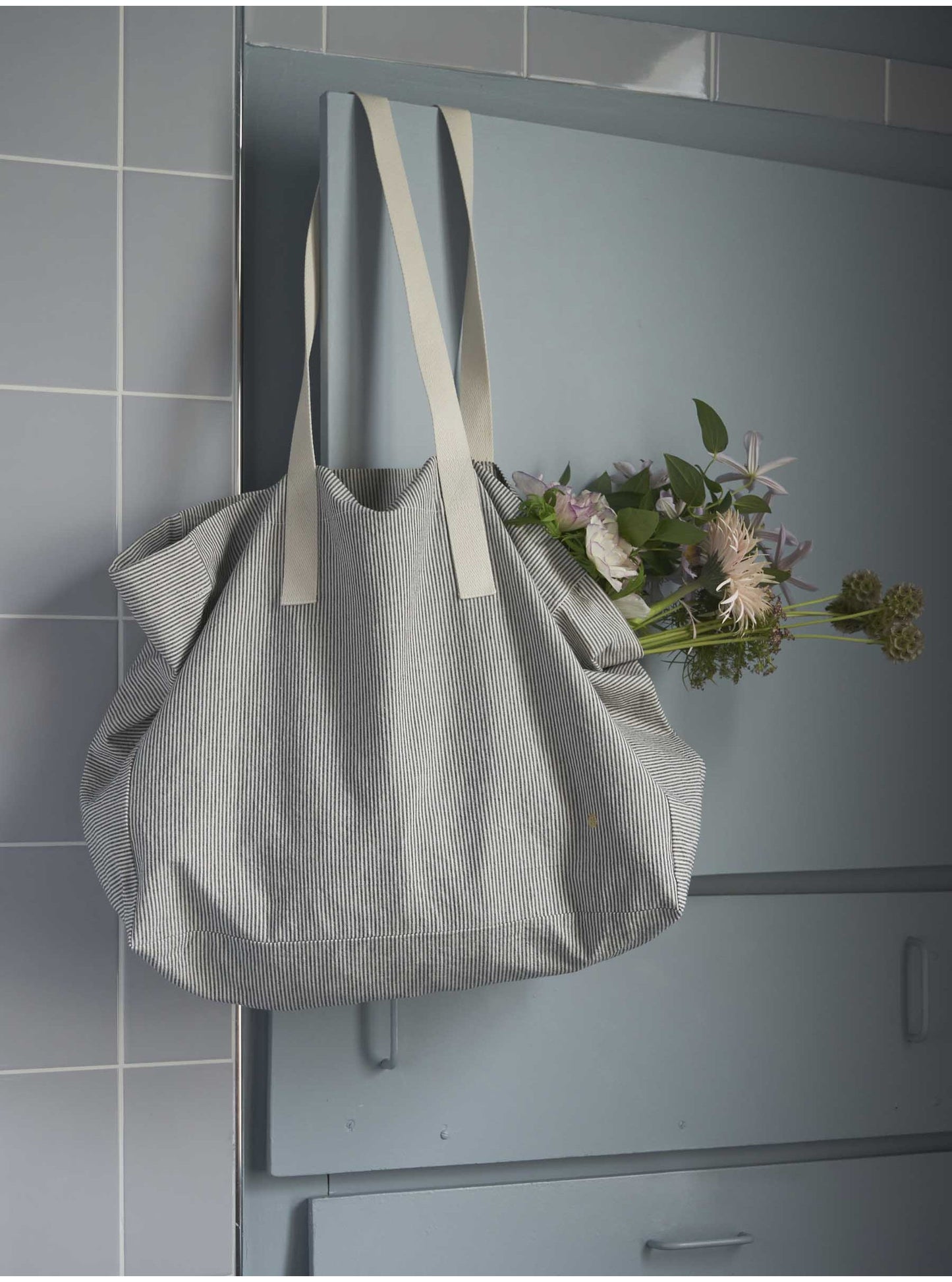 
                  
                    FINETTE Caviar New Shopping Bag
                  
                