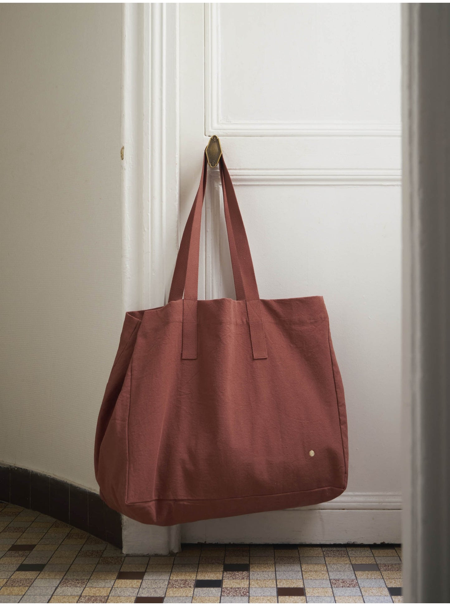 
                  
                    IONA Rhubarbe New Shopping Bag
                  
                