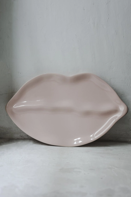 
                  
                    Pink Lip Plate
                  
                