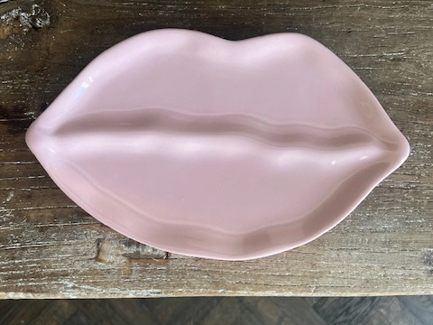 
                  
                    Pink Lip Plate
                  
                