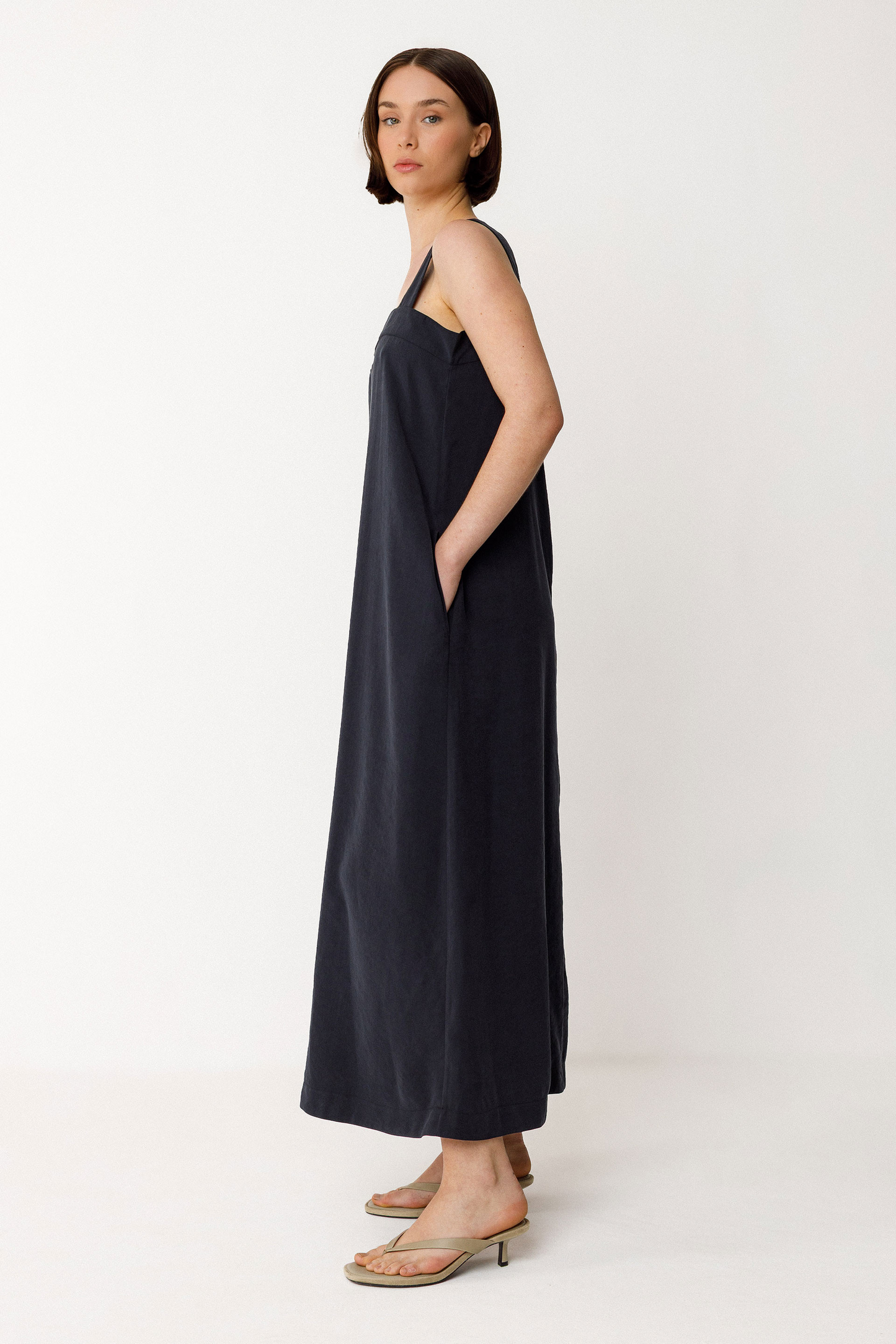 
                  
                    ELAIA Schwarzes Kleid
                  
                