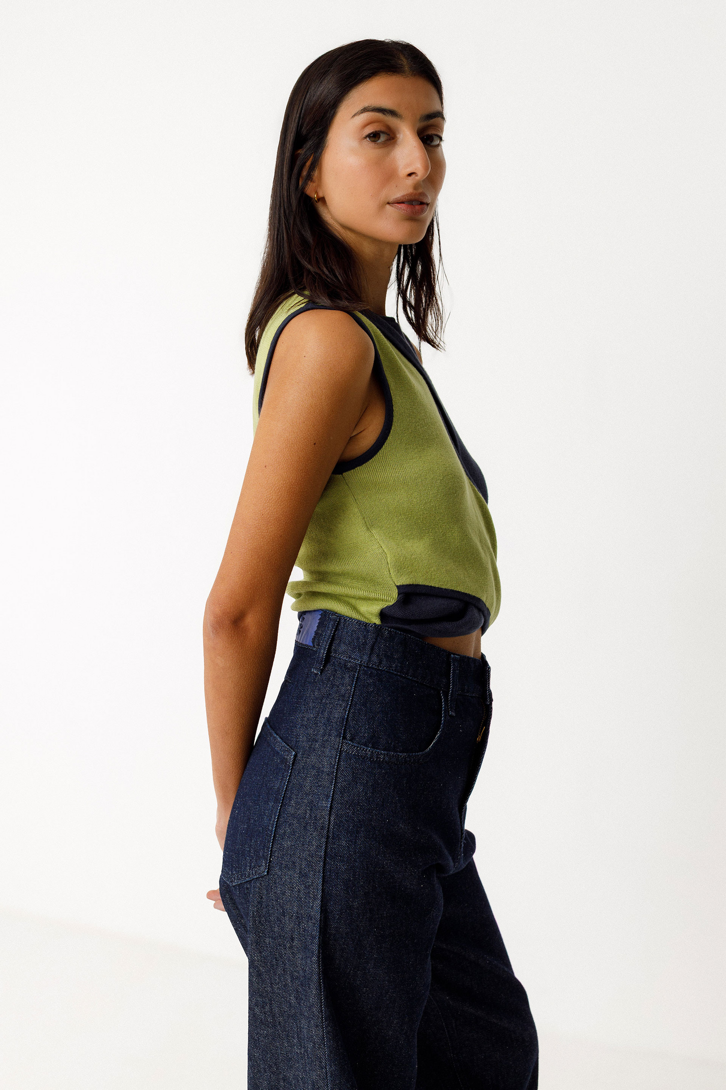 
                  
                    MIREN Deep Denim Hose
                  
                