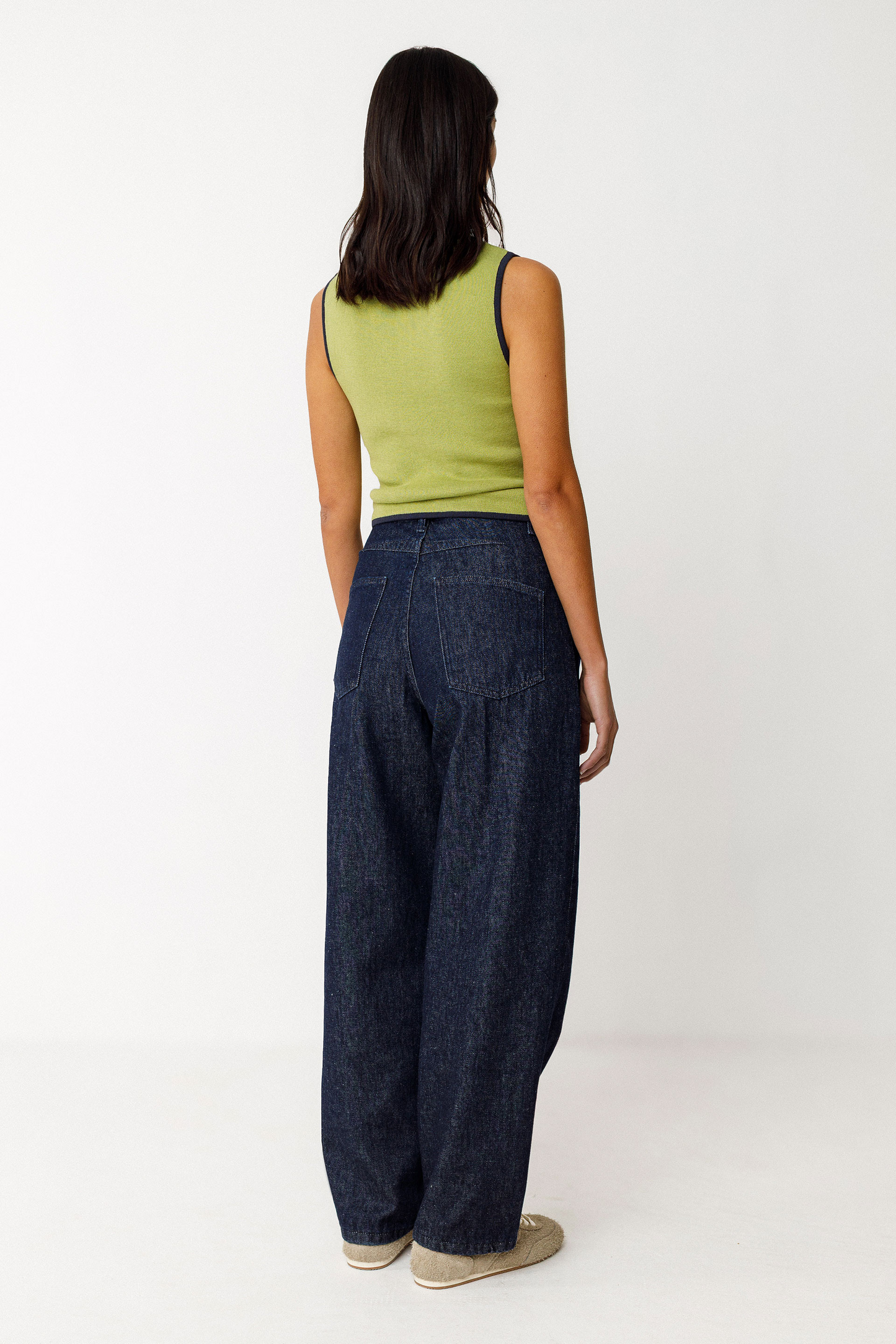 
                  
                    MIREN Deep Denim Hose
                  
                