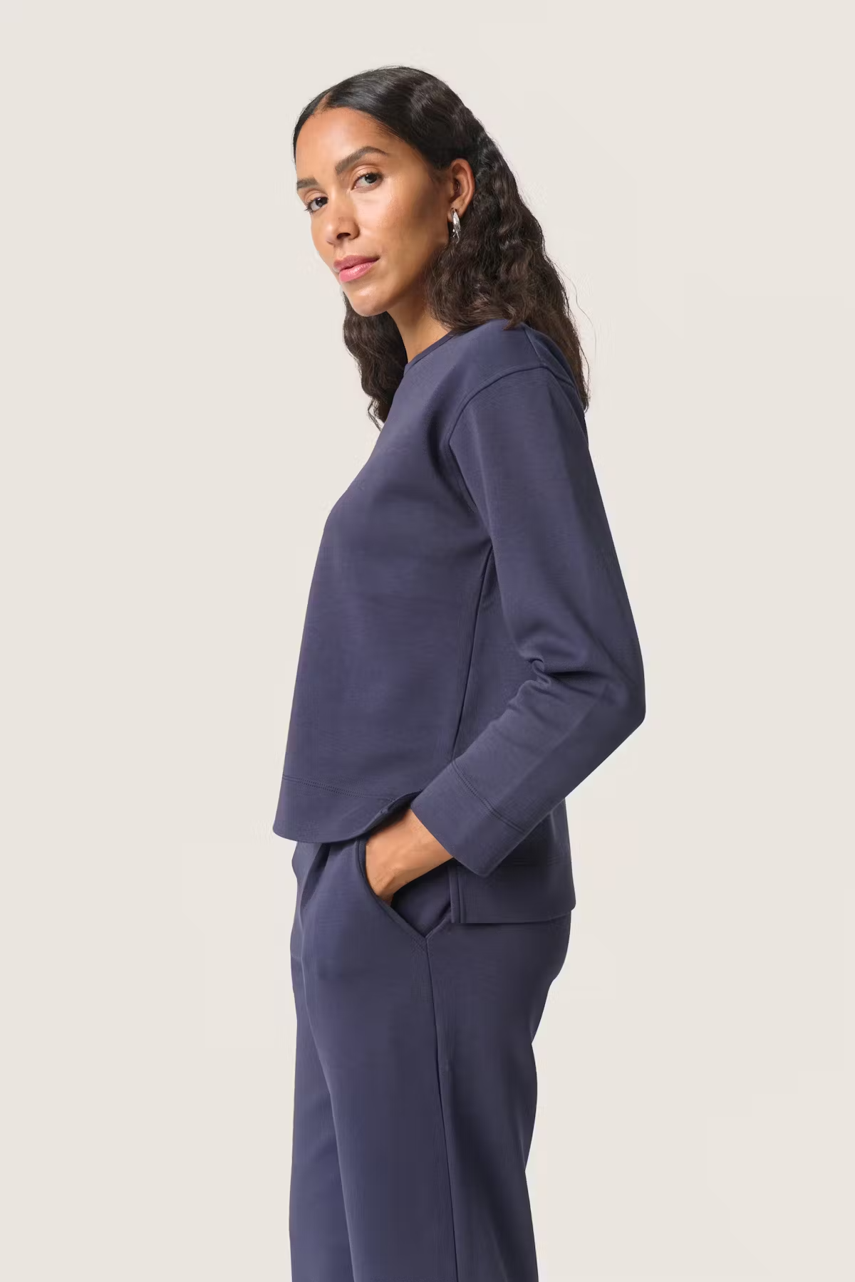 
                  
                    SLMAGANA JUNIA Nachthimmelpullover
                  
                