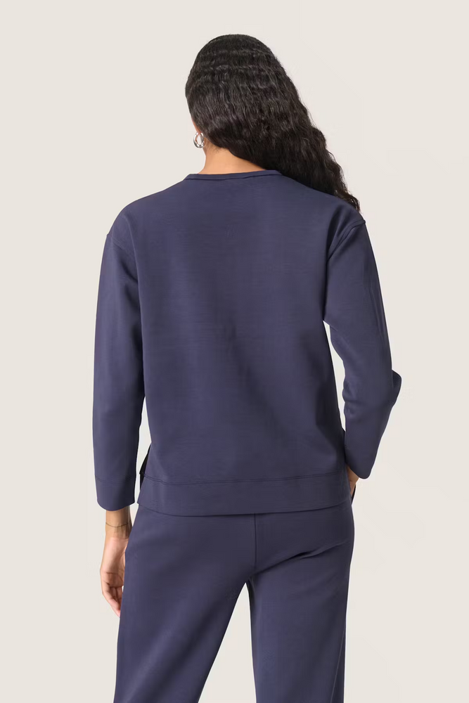 
                  
                    SLMAGANA JUNIA Nachthimmelpullover
                  
                