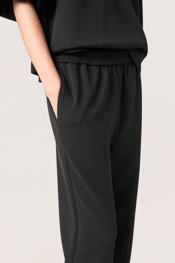 
                  
                    SLMAGANA VALERA Schwarze Strickhose
                  
                