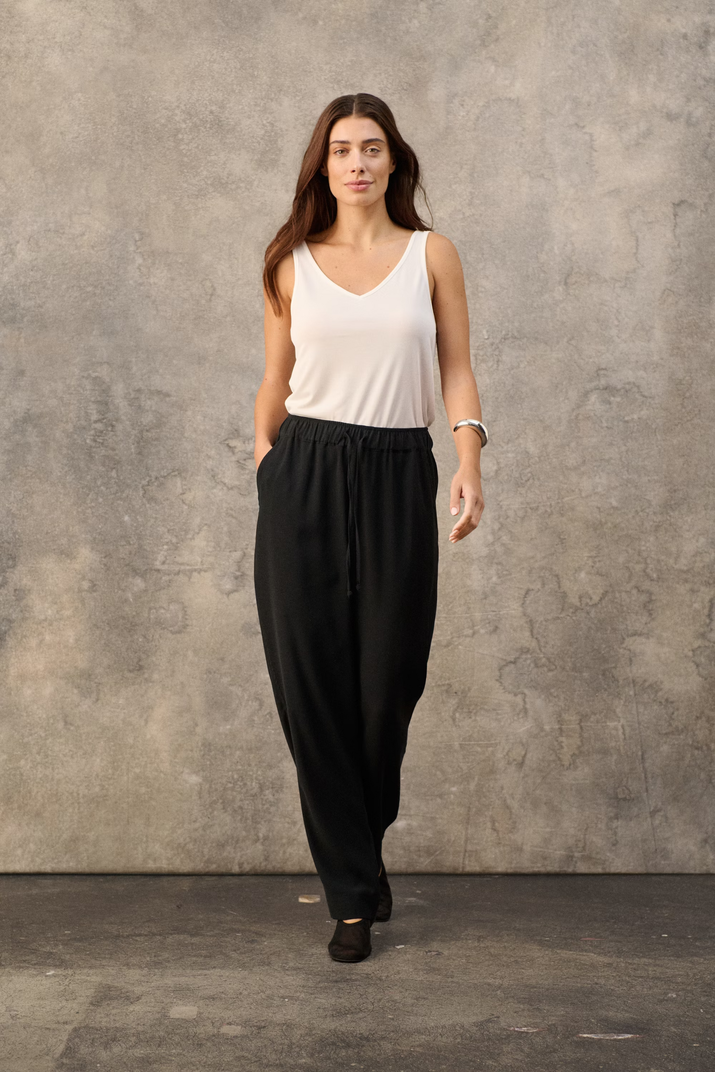 
                  
                    SLSHIRLEY Black Tapered Trousers
                  
                