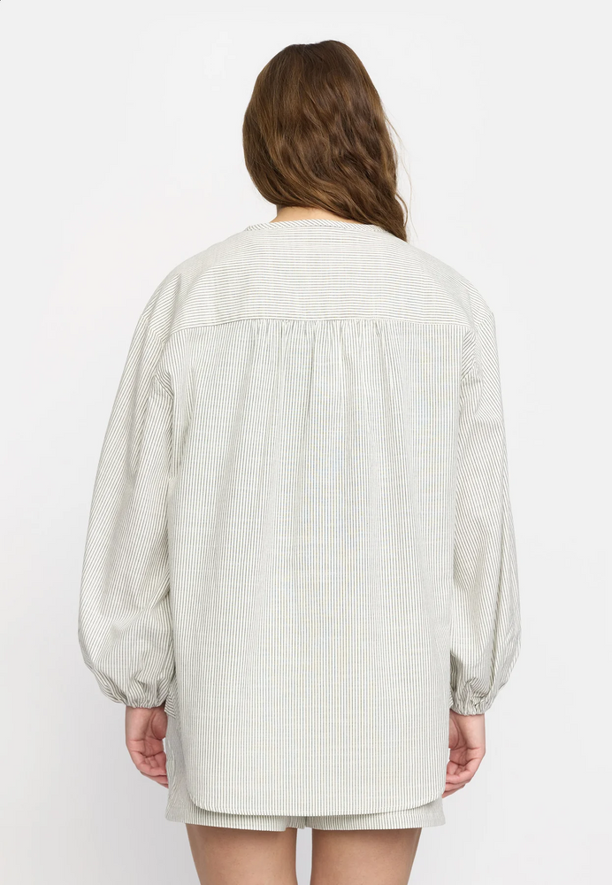 
                  
                    SREBBI Arctic Wolf Shirt
                  
                
