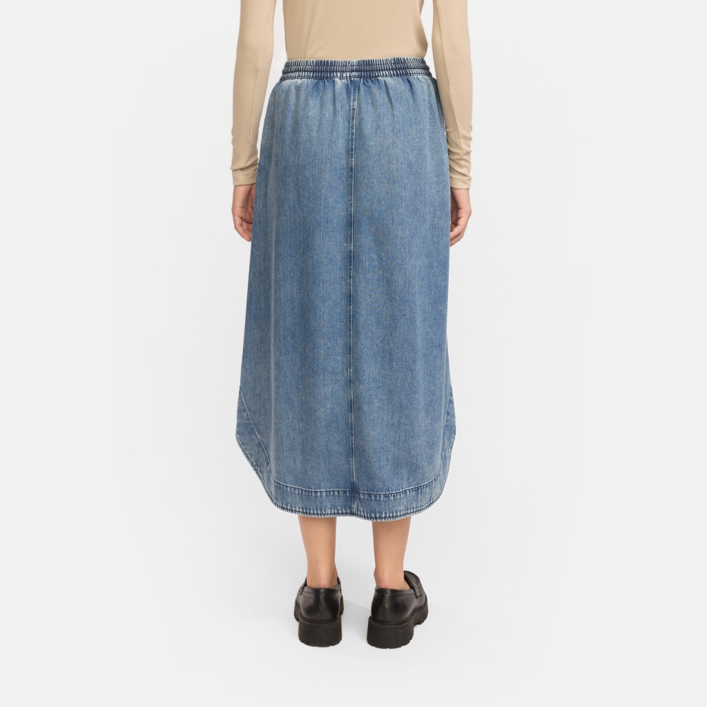 
                  
                    SRKEIRA Dunkelblauer Jeansrock
                  
                