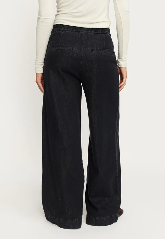 
                  
                    SRKEIRA Washed Phantom Trousers
                  
                