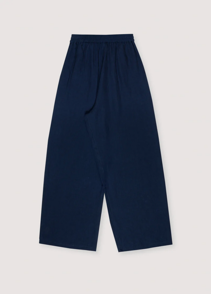 
                  
                    HERA Marineblaue Leinenhose
                  
                