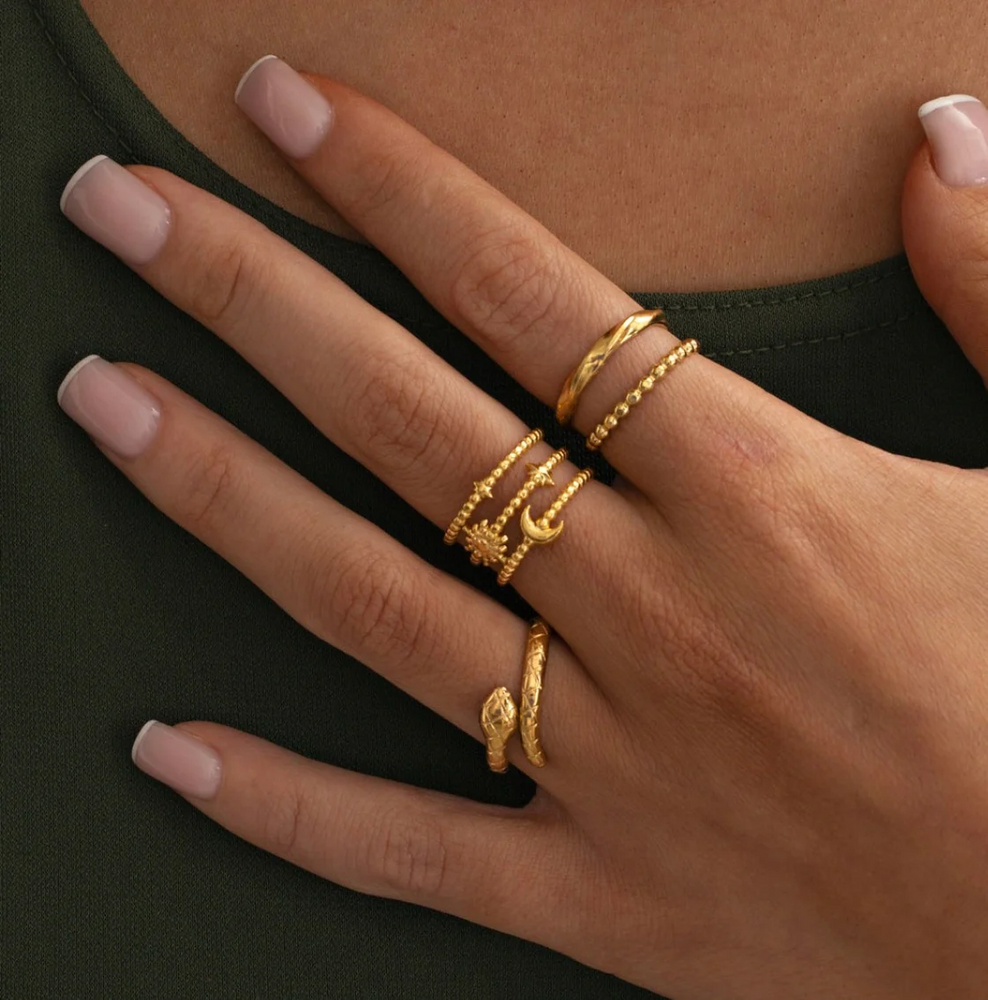 
                  
                    CAROLINE Double Lined Ring
                  
                
