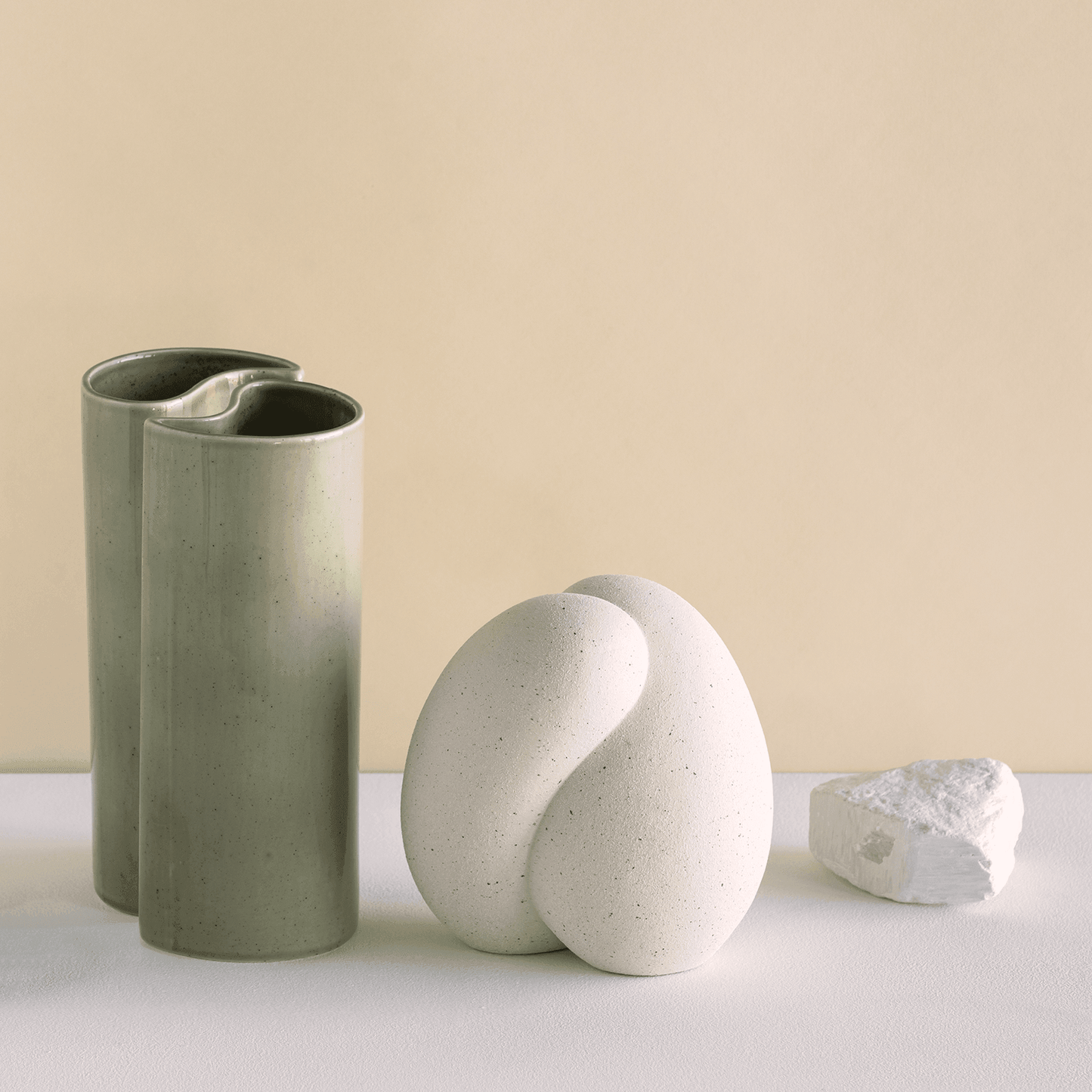 
                  
                    Yin-Keramikvase
                  
                