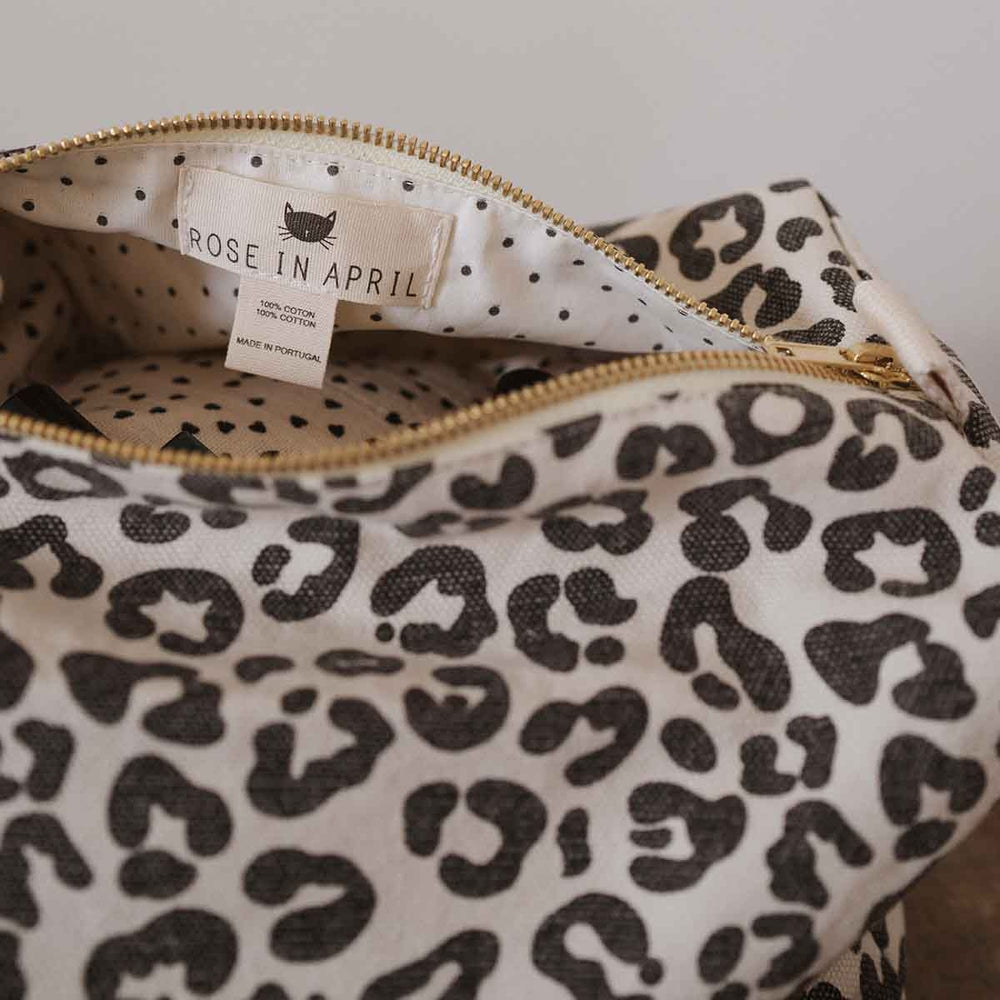 
                  
                    VIC Greige Graou Kulturtasche
                  
                