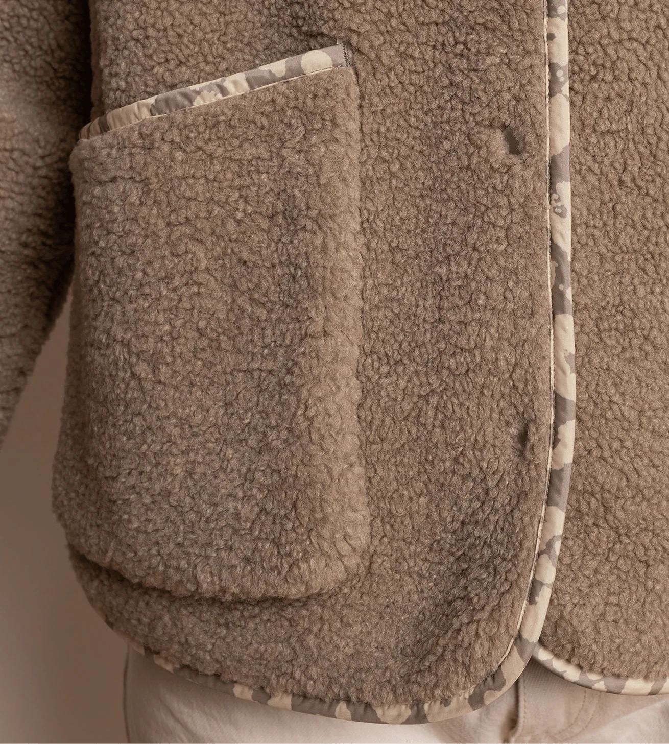 
                  
                    PILZ-TEDDY-FLEECEJACKE
                  
                