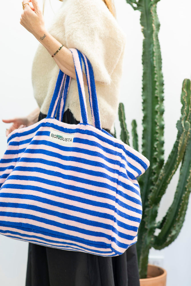 
                  
                    Dazzling Blue Rose Naram Weekend Bag
                  
                