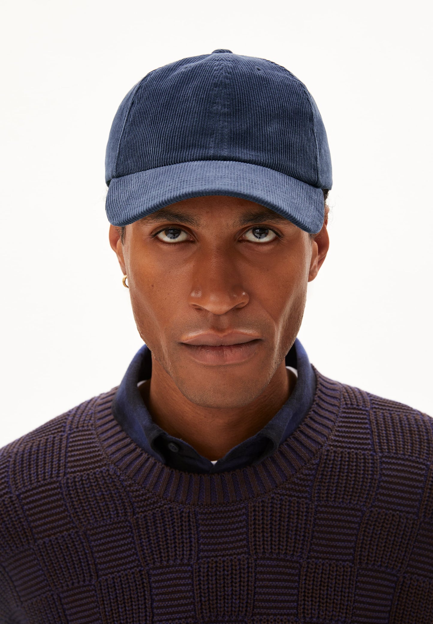 
                  
                    YENAAS CORDUROY Night Sky Cap
                  
                